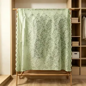 Grüne spitze kleiderständer staubschutz, elegante blumenmuster garderobe schutz für schlafzimmer.