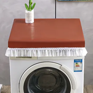Copertura impermeabile per lavatrice con parte superiore in PU marrone e gonna in pizzo bianco.