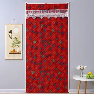 Tenda per porta trapuntata spessa invernale, termoisolante e antivento con elegante bordo in pizzo.