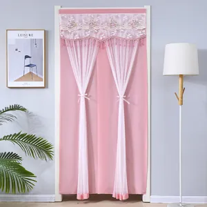Rideau de porte en dentelle rose, moustiquaire transparente, élégant séparateur de pièce.