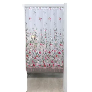 Tenda per porta bianca trasparente con ricamo floreale rosa e frange per divisorio.