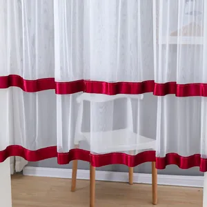 Rideau de fenetre transparent blanc avec garniture rouge elegant rideau de separation detail