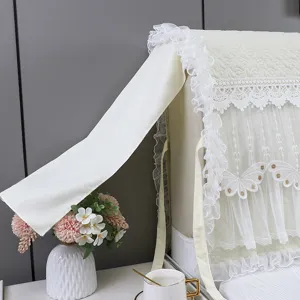 Fundas de cabecera de encaje acolchada con bordado de mariposas y volantes muy elegantes.