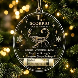 Detailansicht des Scorpio Sternzeichen-Weihnachtsgeldhalters an einem festlichen Baum
