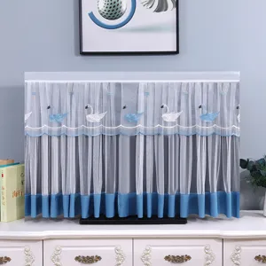 Copertura antipolvere per TV in pizzo con cigni blu e bianchi, elegante protezione in tessuto.