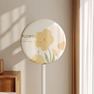 Vista detallada de la funda antipolvo redonda elástica para ventilador con diseño floral.