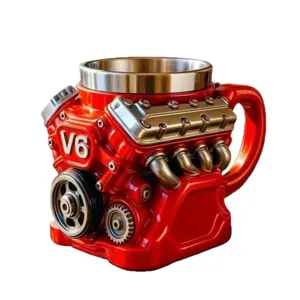 Kreative Kaffeetasse in V6-Motorform mit Edelstahleinsatz und roter Lackierung