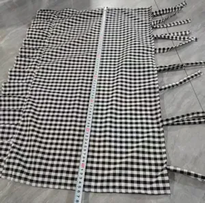 Jupe de four faite main à carreaux noir et blanc avec mesure de 78 cm