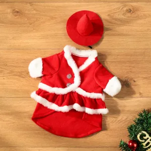 Costume de oie de Noël cape en velours rouge avec bordure en peluche blanche et chapeau assorti.