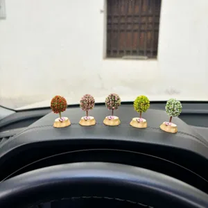 Mini albero cruscotto auto ornamento simpatico micro paesaggio decorazione set 5 pezzi.