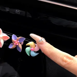Coche Molino de Viento Giratorio Adorno de Tablero Resina Lindo Creativo Adhesivo Spinner Multicolor Decoración Interior