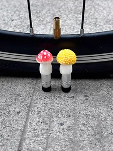 Tappi valvola pneumatico bici fungo simpatici, coprivalvola decorativi creativi per ruote.