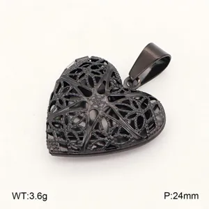 Pendentif médaillon cœur en acier inoxydable, design ajouré filigrane, bijou noir élégant.