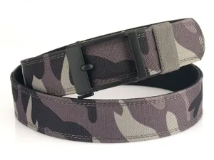 Détail de la ceinture tactique en nylon camouflage avec boucle automatique noire
