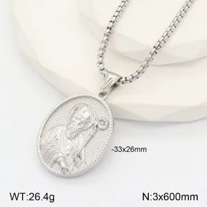 Collier pendentif ovale en acier inoxydable vintage doté d'un relief 3D religieux.