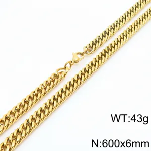 Vue détaillée du collier chaîne gourmette en acier inoxydable plaqué or 18k style.