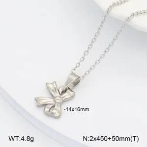 Vue détaillée du collier pendentif nœud en acier inoxydable avec dimensions et chaîne fine.