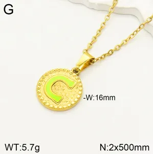 Collier pendentif lettre initiale en acier inoxydable doré avec émail vert bijoux femme chic