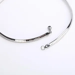 Collier ras du cou plat en acier inoxydable pour femmes, bijoux de collier argenté.