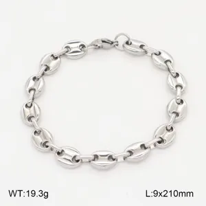 Vue detaillee du bracelet grain de cafe en acier inoxydable, bijou tendance.