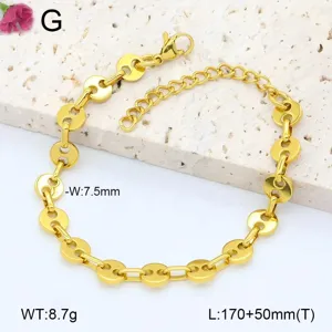Vue detaillee du magnifique bracelet de chaine de pieces en acier inoxydable dore.