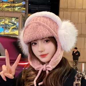 Bonnet ushanka en peluche d'hiver avec cache-oreilles, bonnet tricoté rose chaud pour le froid.