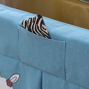 Blauer Heiztischbezug Detailansicht mit Aufbewahrungstasche und weicher Stoffoberfläche.