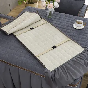 Gesteppte quadratische Heiztischdecke Elektroherd Abdeckung warmer Tischstoff für den Winter.