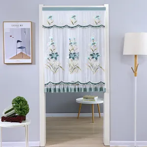 Cortina de puerta transparente de doble capa con elegante bordado de flores azules y delicado encaje.