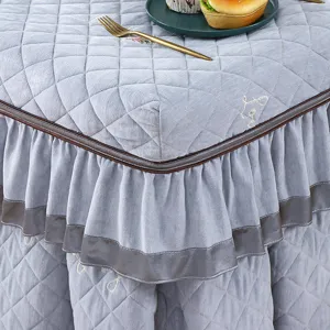 Thickened velvet electric heating table cover square quilted mahjong table protector detail