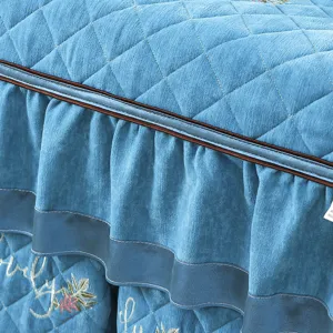 Thickened quilted electric heating table cover plush square mahjong mat with ruffles.