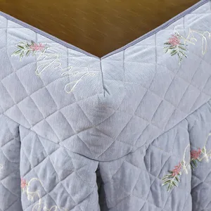 Funda de mesa calefactora acolchada gruesa de invierno mantel de mahjong con bordado floral.