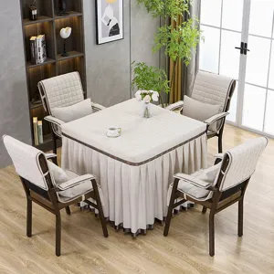 Gesteppte quadratische Tischdecke Set mit passenden Stuhlkissen fuer Esszimmer.