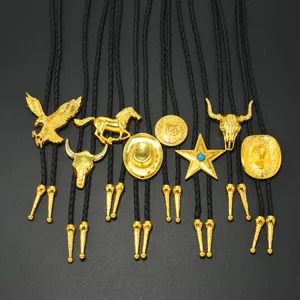 Detail westlicher Cowboy Bolo-Krawatten mit goldenen Adler- und Stierkopfanhängern