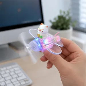 Giocattolo aereo trasparente LED con simpatico gatto e ventola rotante per decorare ufficio