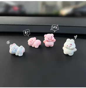 Niedliche Auto Armaturenbrett Tier Figuren Set, lustige Hasen und Schweinchen Deko fürs Auto.