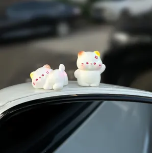 Süße Katzen Auto-Armaturenbrett Ornament, Mini leuchtende Tierfigur für Autoinnenraum Detail.