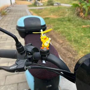 Adorable décoration de guidon de moto en forme de canard avec hélice et guitare, jaune