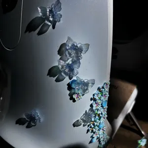 Autocollants 3D papillon et fleurs bleues pour décoration de carrosserie de véhicule.