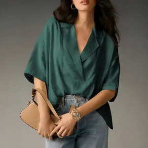 Chemise pullover décontractée ample à manches courtes et revers unie élégante d'été.