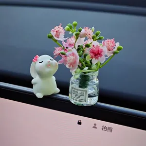 Adorable ornement de voiture lapin avec mini vase fleurs roses déco tableau de bord
