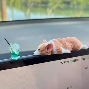 Mini Corgi dormiglione in resina decorazione cruscotto auto simpatico cucciolo dettaglio