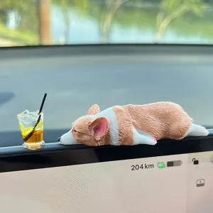 Simpatica decorazione per cruscotto auto corgi addormentato in resina con mini bevanda