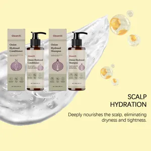 Nahaufnahme von GleamXi Zwiebel-Hydrolat Shampoo und Conditioner Flaschen mit klarer Gel-Textur.