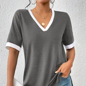 Maglietta lunga casual da donna con scollo a V e maniche corte a contrasto, vista principale.