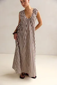 Chic brown and white striped maxi dress with a stylish U-neck and elegant loose summer fit.