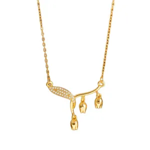 Vintage Goldene Maiglöckchen-Halskette mit kristallbesetztem Blatt und zarten Glockenanhängern