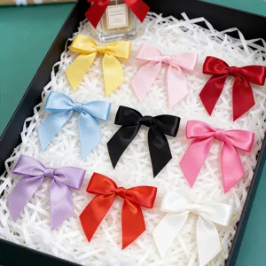 Nastri di raso colorati per confezioni regalo, imballaggio da forno e decorazione.
