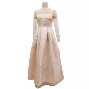 Abito da sera lungo a maniche lunghe con paillettes, elegante abito maxi luminoso.
