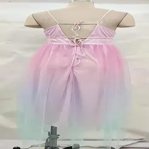 Farbverlauf Mesh Slip Kleid mit elegantem Rückenschnürung Design und schönen Tüllrock.
